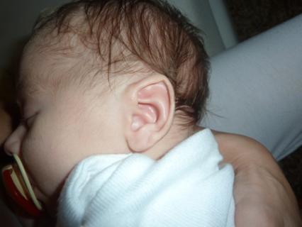 Uško novorodenca foto 2